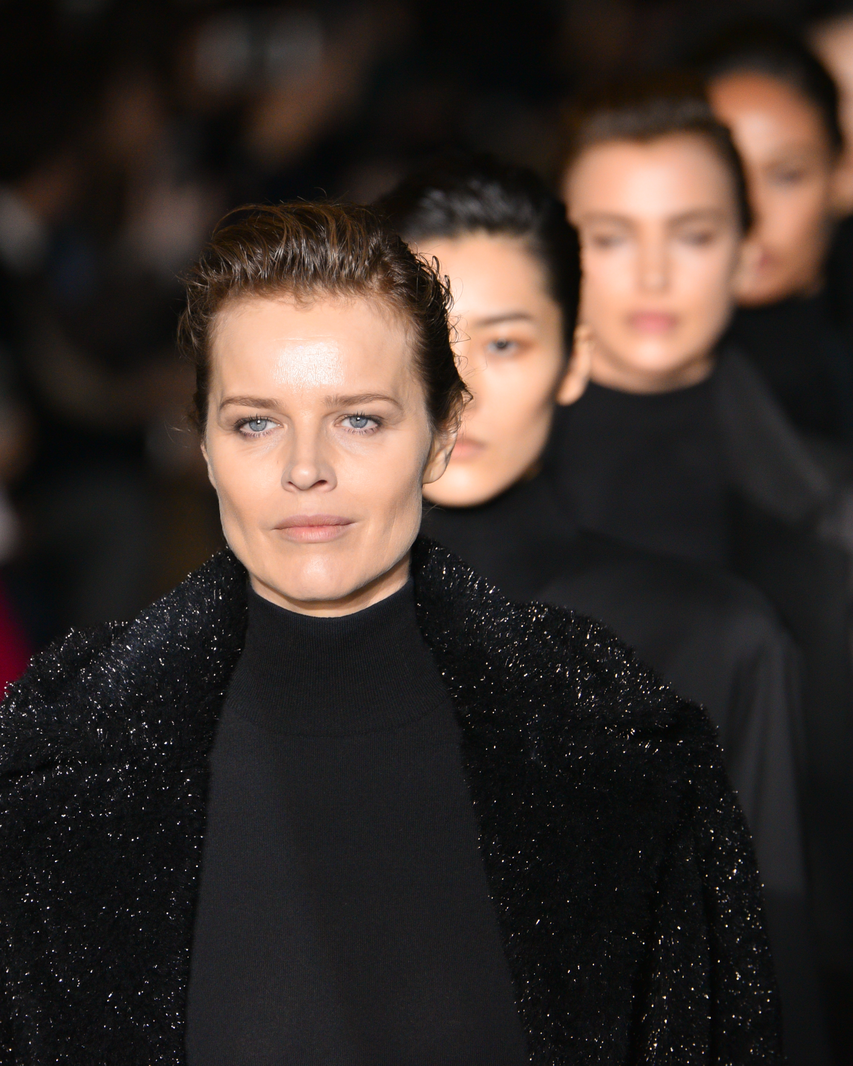 Max Mara весна-лето 2027: сафари-жакеты и «утилитарная роскошь»