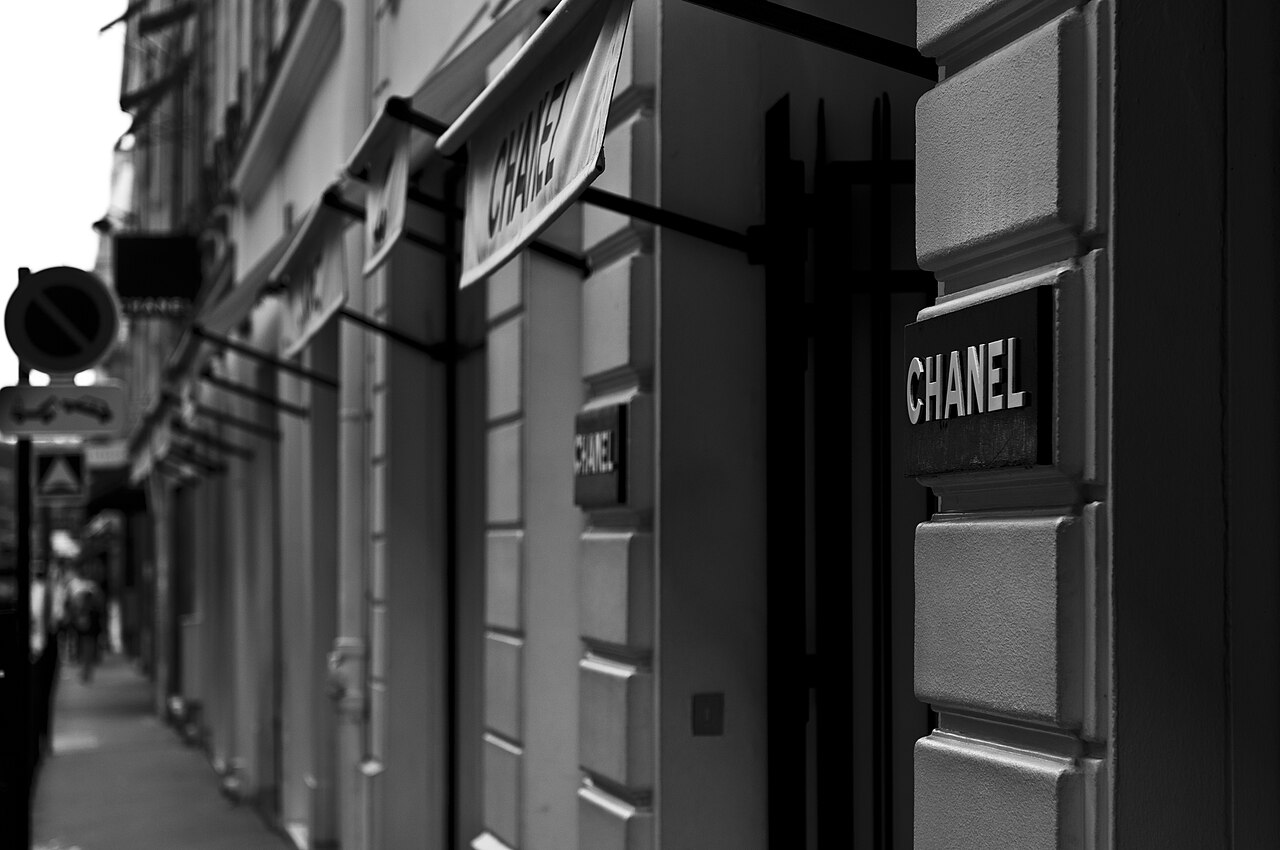 Сумки Chanel при Матье Блази стали дороже на ресейле, чем в бутиках