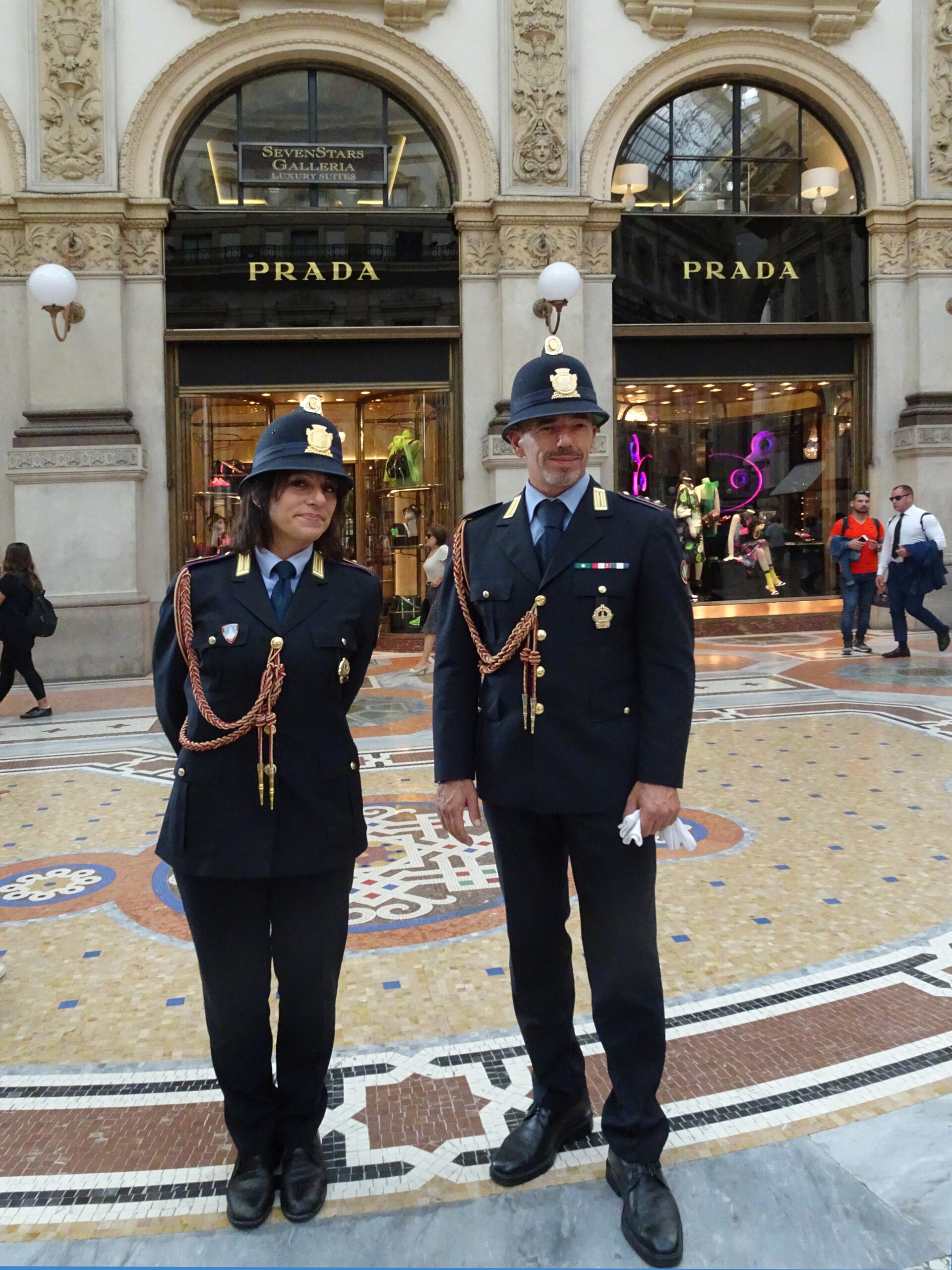 Prada Galleria: восемь этажей Prada в галерее Виктора Эммануила II